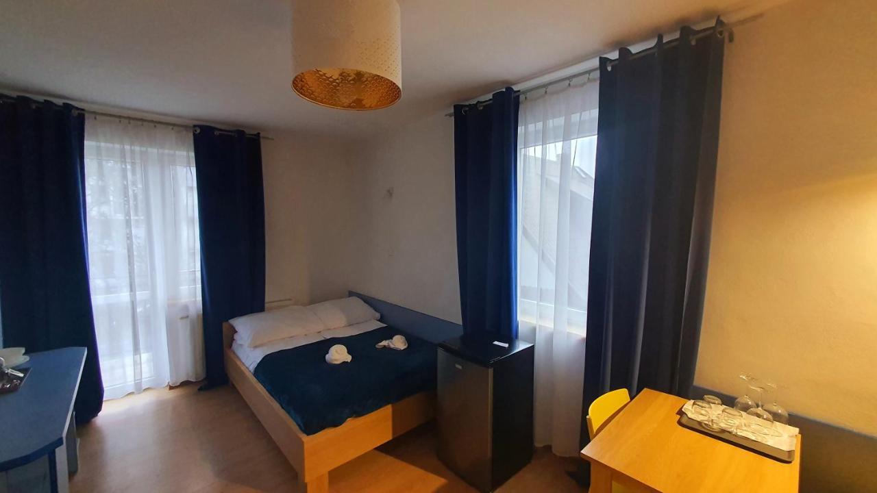 Pensjonat Siesta *